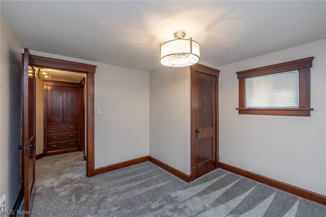 516 Bond Street Elyria OH 44035