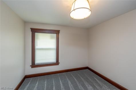 516 Bond Street Elyria OH 44035