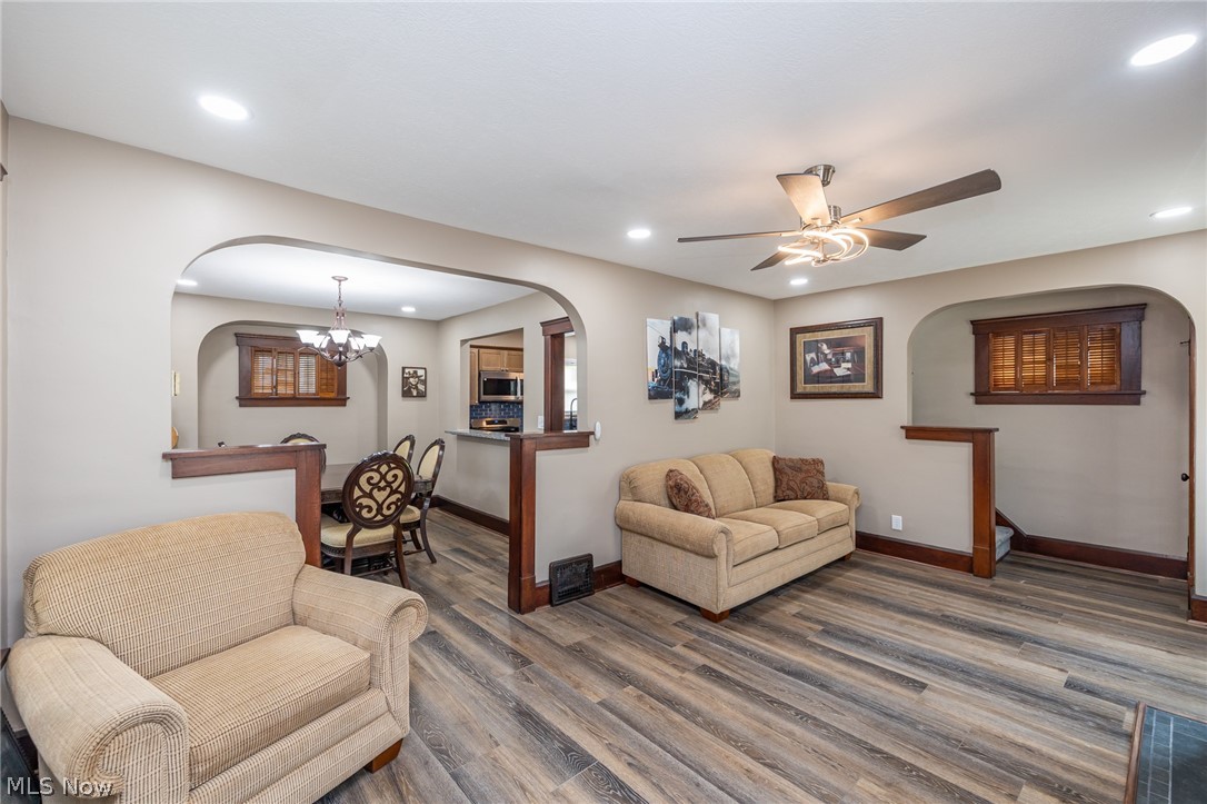 516 Bond Street Elyria OH 44035