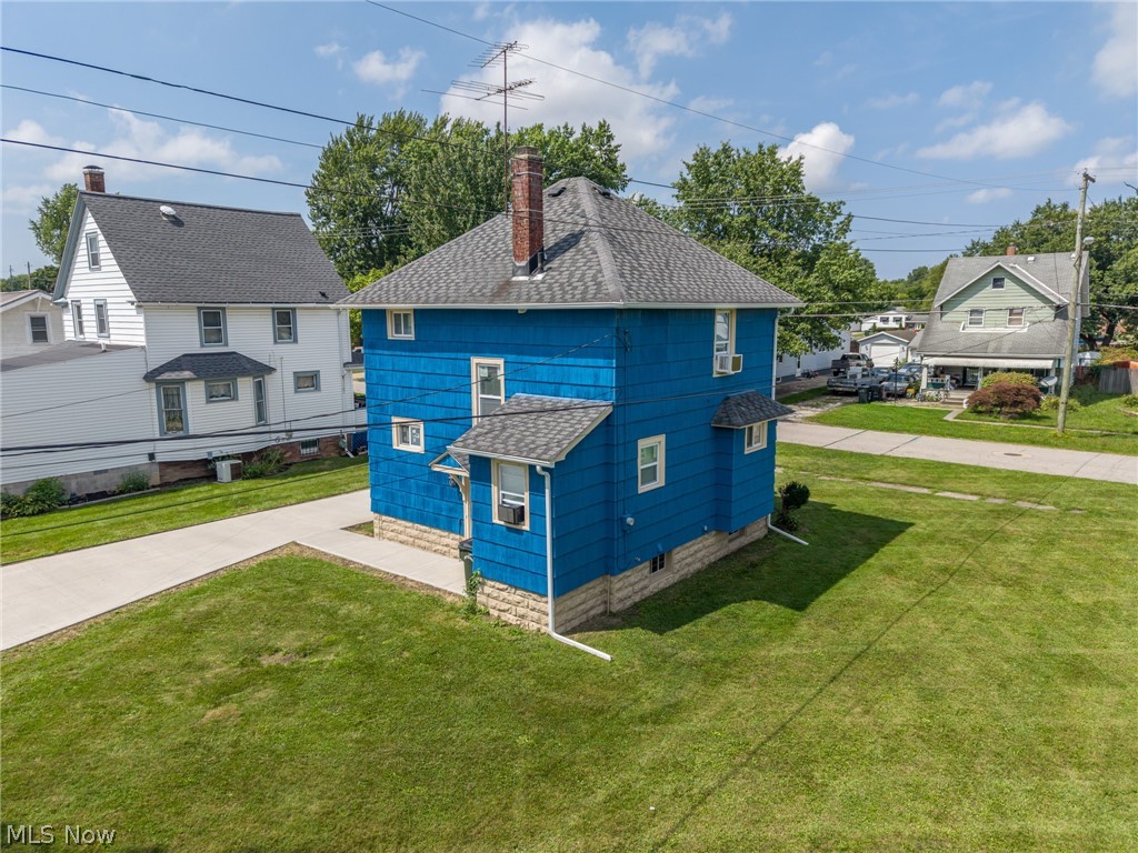 516 Bond Street Elyria OH 44035