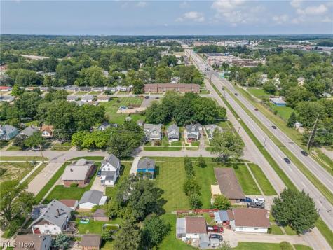 516 Bond Street Elyria OH 44035