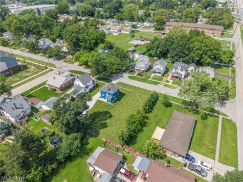 516 Bond Street Elyria OH 44035
