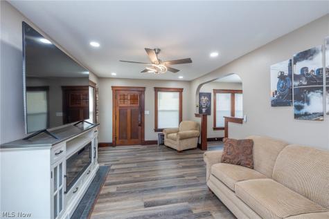 516 Bond Street Elyria OH 44035