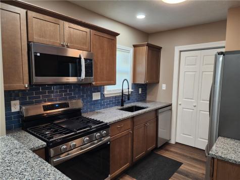 516 Bond Street Elyria OH 44035