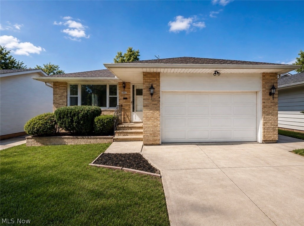 24071 Russell Avenue Euclid OH 44123