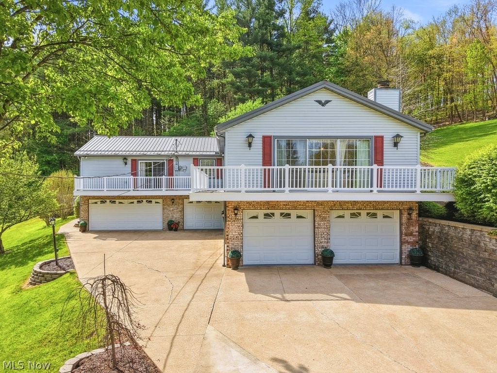 411 E Mohawk Drive Malvern OH 44644