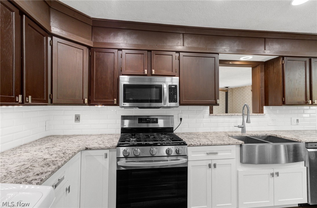 411 E Mohawk Drive Malvern OH 44644