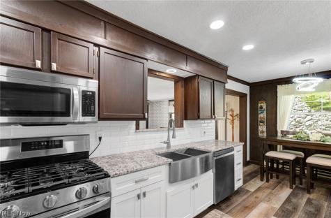 411 E Mohawk Drive Malvern OH 44644