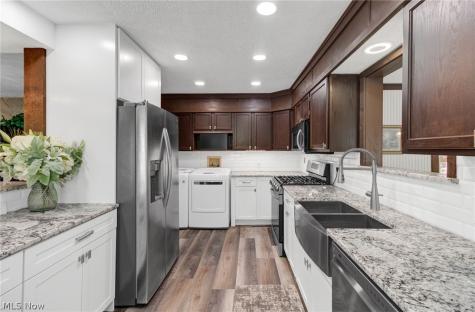 411 E Mohawk Drive Malvern OH 44644