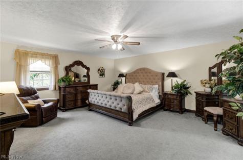 411 E Mohawk Drive Malvern OH 44644