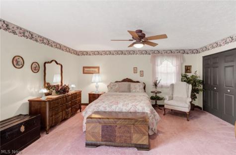 411 E Mohawk Drive Malvern OH 44644