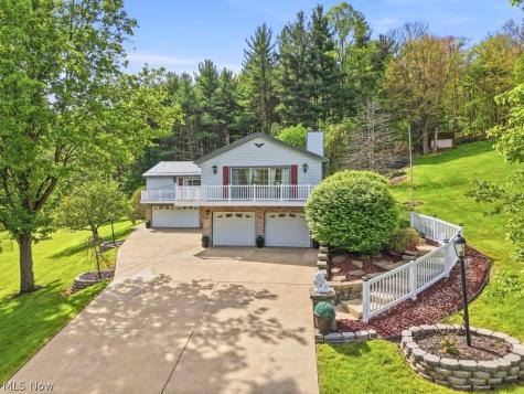 411 E Mohawk Drive Malvern OH 44644