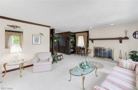 411 E Mohawk Drive Malvern OH 44644
