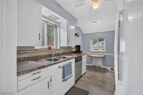 584 Bayfair Drive Bay Village OH 44140