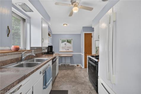 584 Bayfair Drive Bay Village OH 44140