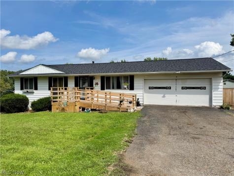 360 Trump Avenue NE East Canton OH 44730
