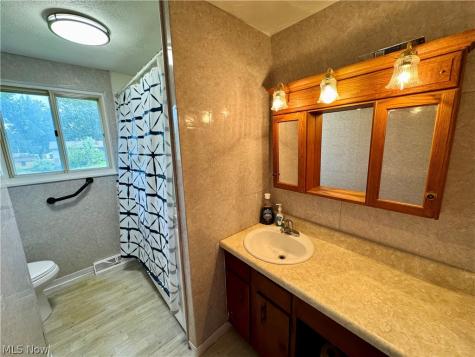 360 Trump Avenue NE East Canton OH 44730