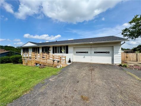 360 Trump Avenue NE East Canton OH 44730