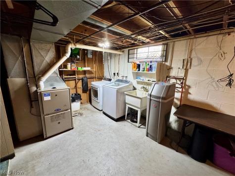 360 Trump Avenue NE East Canton OH 44730