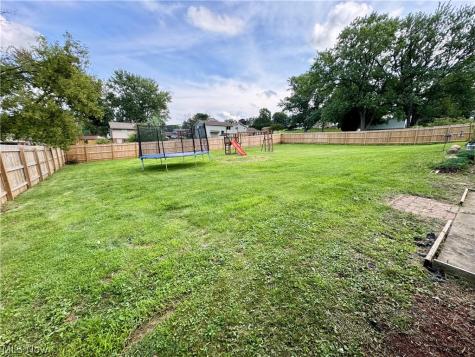 360 Trump Avenue NE East Canton OH 44730