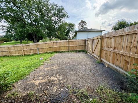 360 Trump Avenue NE East Canton OH 44730