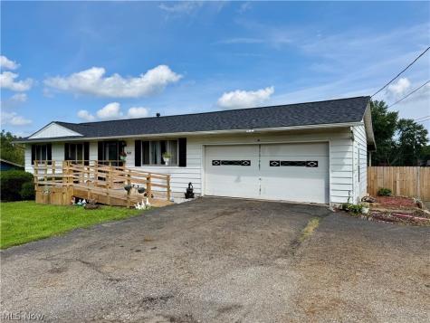 360 Trump Avenue NE East Canton OH 44730
