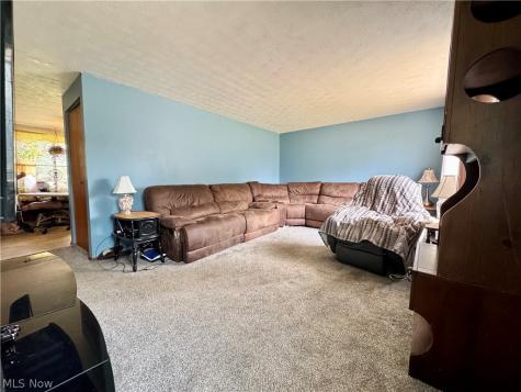 360 Trump Avenue NE East Canton OH 44730