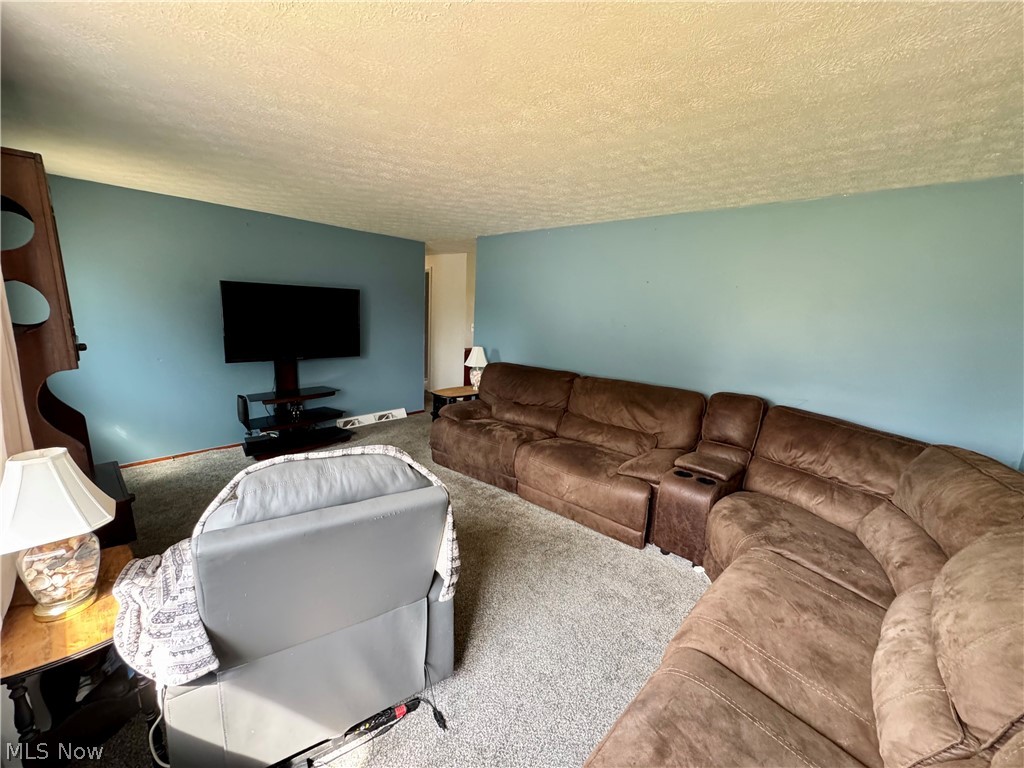 360 Trump Avenue NE East Canton OH 44730
