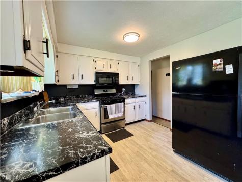 360 Trump Avenue NE East Canton OH 44730