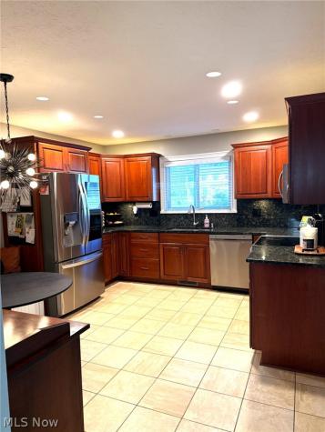 8407 Barton Drive Strongsville OH 44149