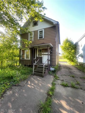 9118 Hillock Avenue Cleveland OH 44108