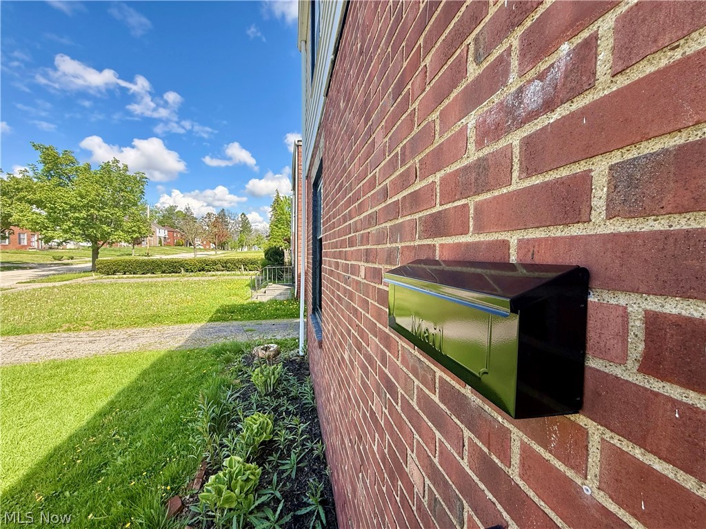17404 Throckley Avenue Cleveland OH 44128