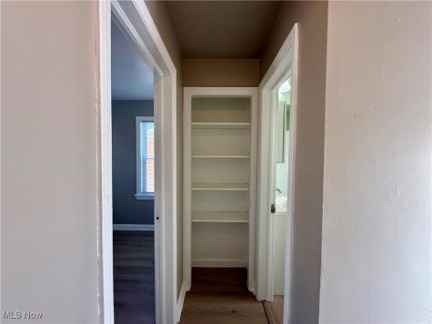 17404 Throckley Avenue Cleveland OH 44128