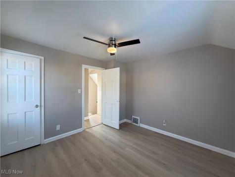 17404 Throckley Avenue Cleveland OH 44128