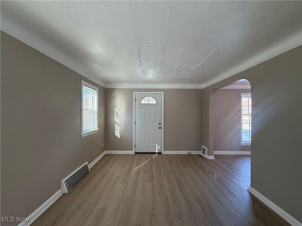 17404 Throckley Avenue Cleveland OH 44128
