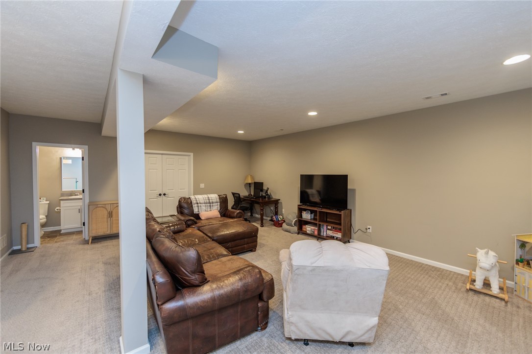6736 Amber Way North Ridgeville OH 44039