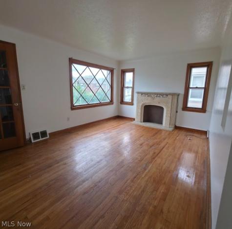 4935 E 86th Street Garfield Heights OH 44125