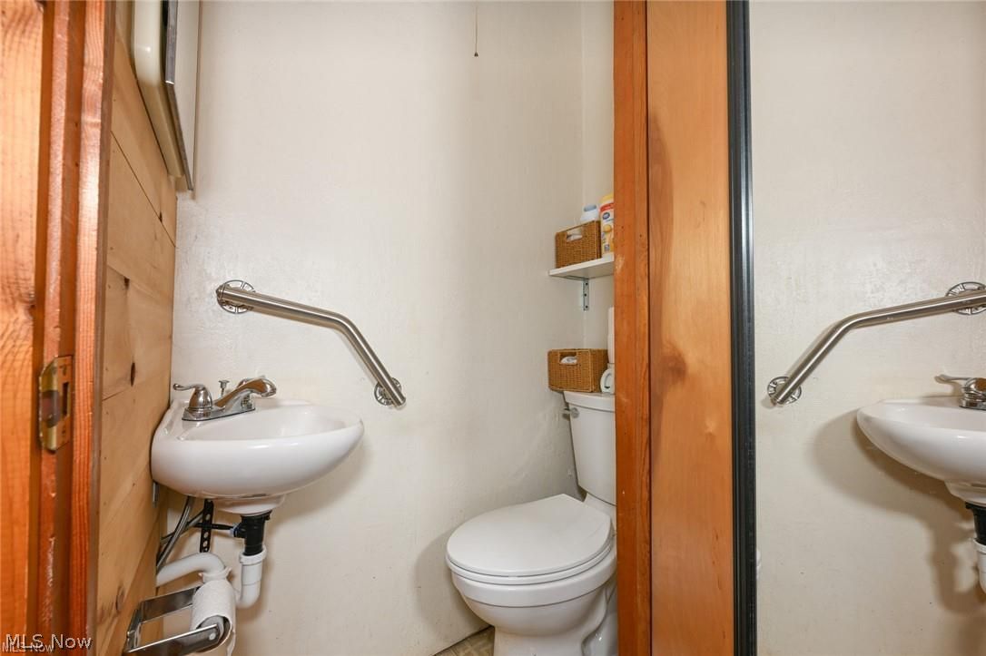 11355 West Avenue Sandyville OH 44671