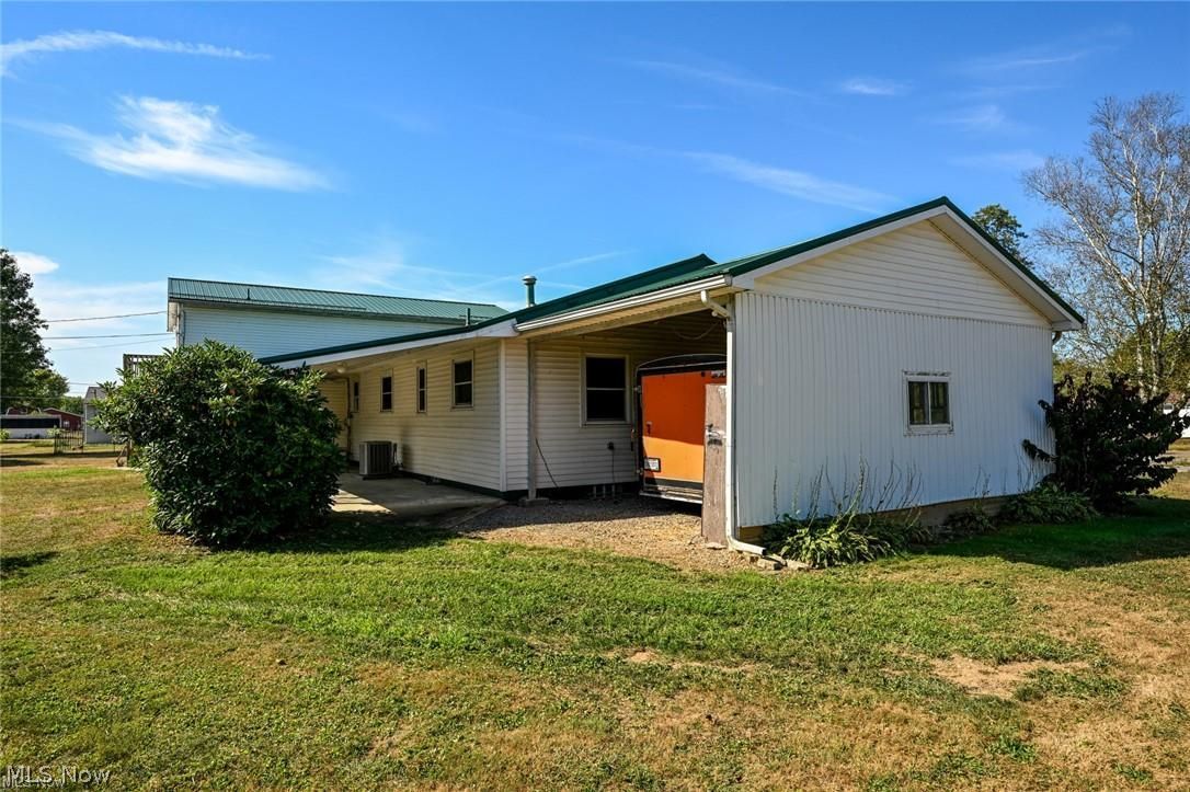11355 West Avenue Sandyville OH 44671