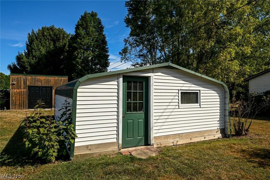 11355 West Avenue Sandyville OH 44671