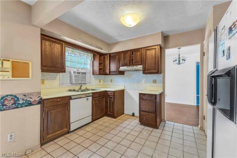 766 Brush Road Ravenna OH 44266
