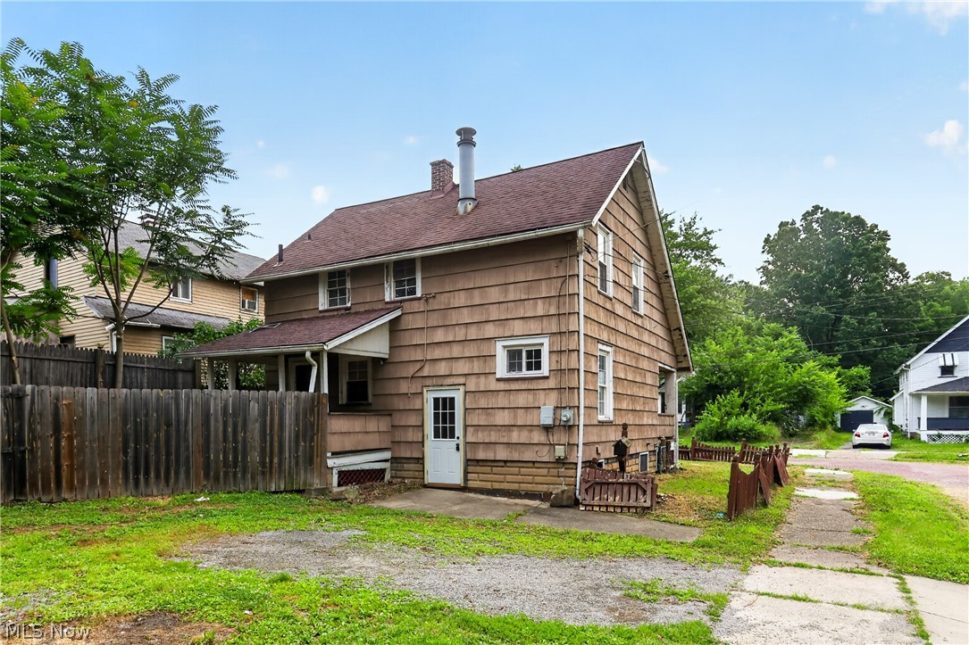 583 Hillsdale Drive NW Warren OH 44485
