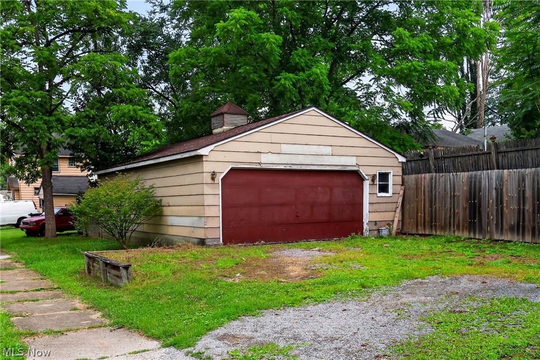 583 Hillsdale Drive NW Warren OH 44485