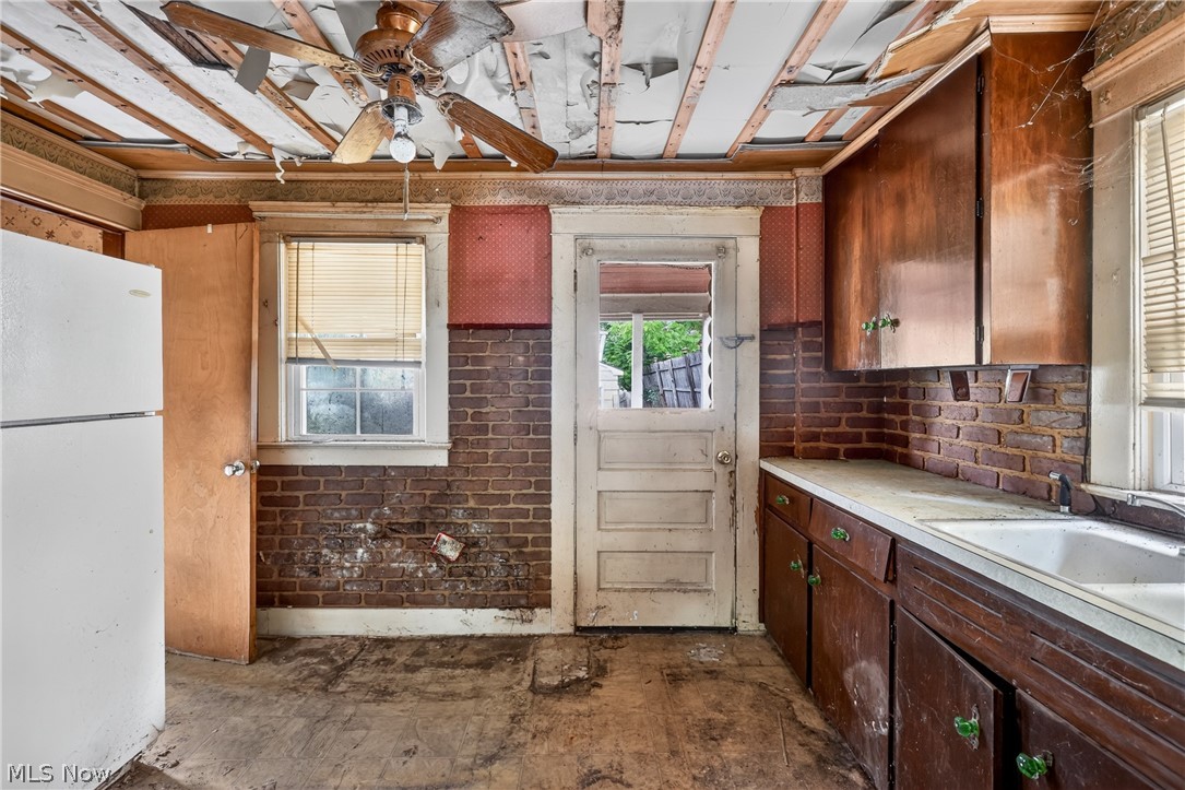 583 Hillsdale Drive NW Warren OH 44485