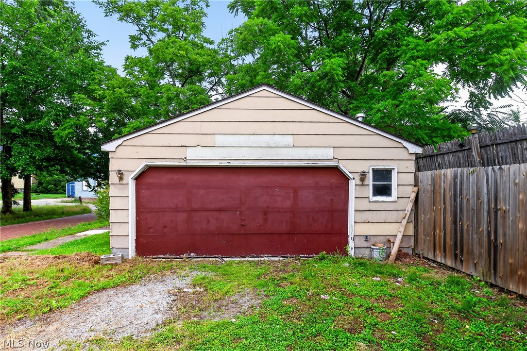 583 Hillsdale Drive NW Warren OH 44485