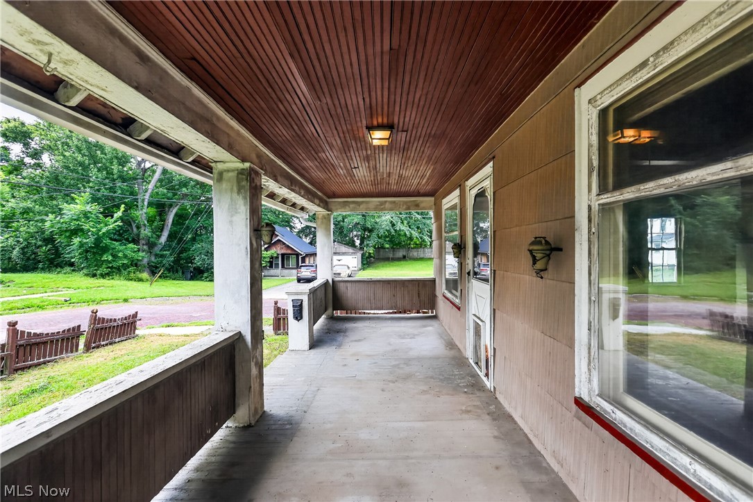 583 Hillsdale Drive NW Warren OH 44485