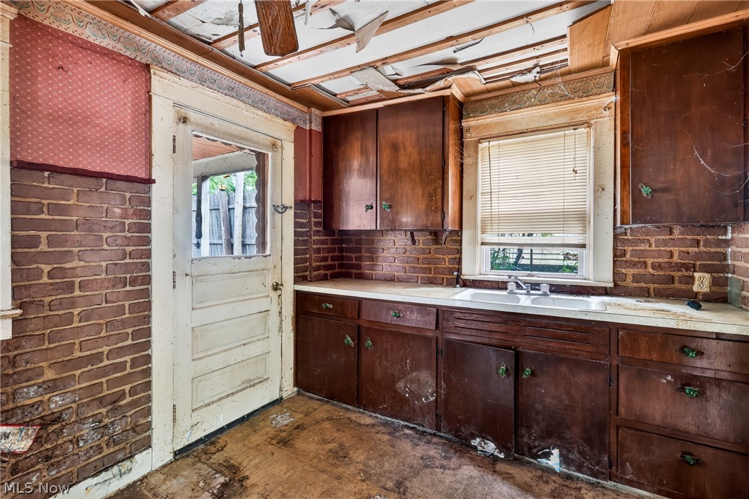 583 Hillsdale Drive NW Warren OH 44485