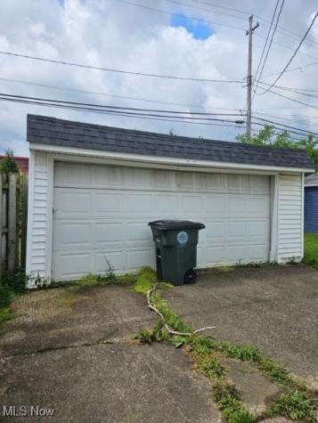 7413 Ira Avenue Brooklyn OH 44144