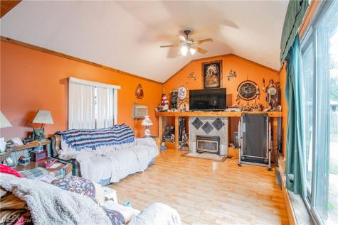 7176 Hankee Road Garrettsville OH 44288