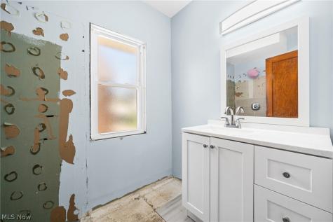 7610 Traymore Avenue Brooklyn OH 44144